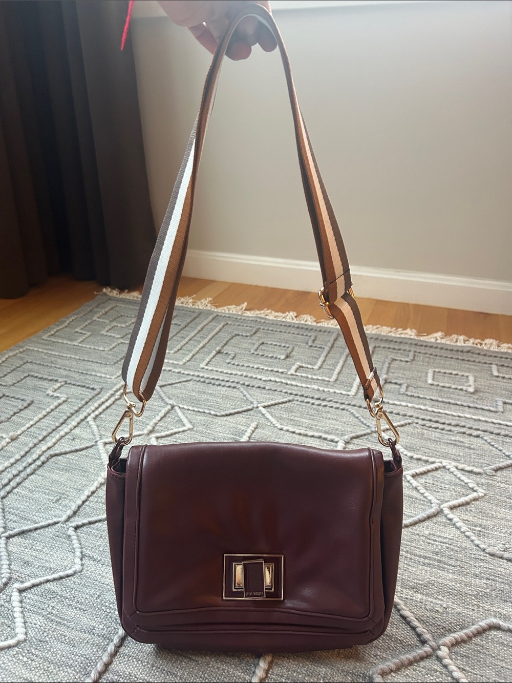 Steve Madden Burgundy Vegan Leather Crossbody/Shoulder Bag w 2 Removable Straps - Picture 2 of 16